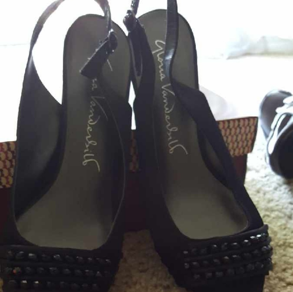 Shoes - Picture 2 of 3
